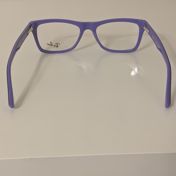 Glasses - Picture 2 of 8